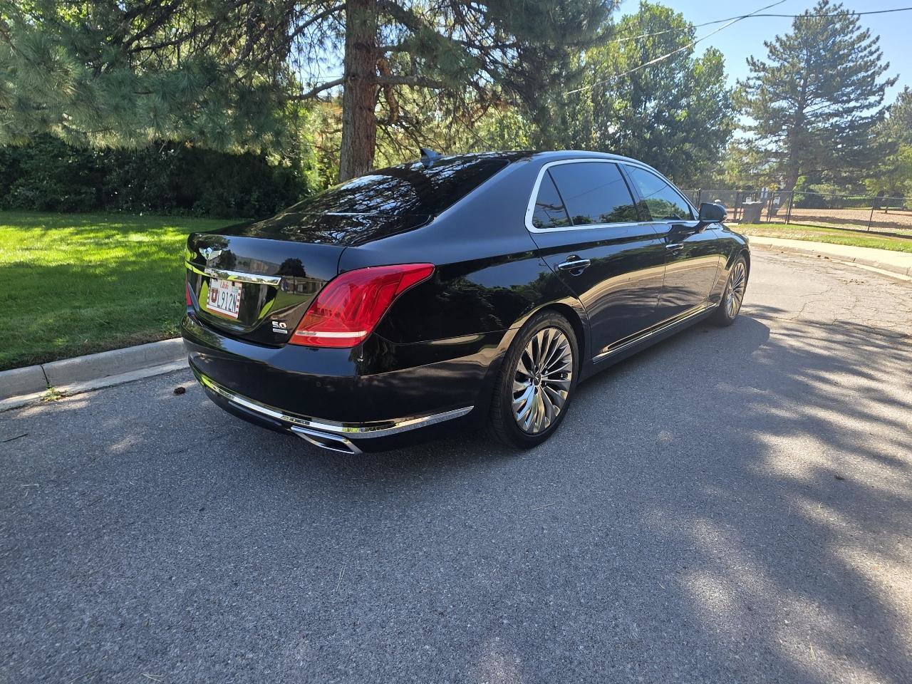 Used 2018 Genesis G90 5.0 Ultimate AWD/4WD image 6