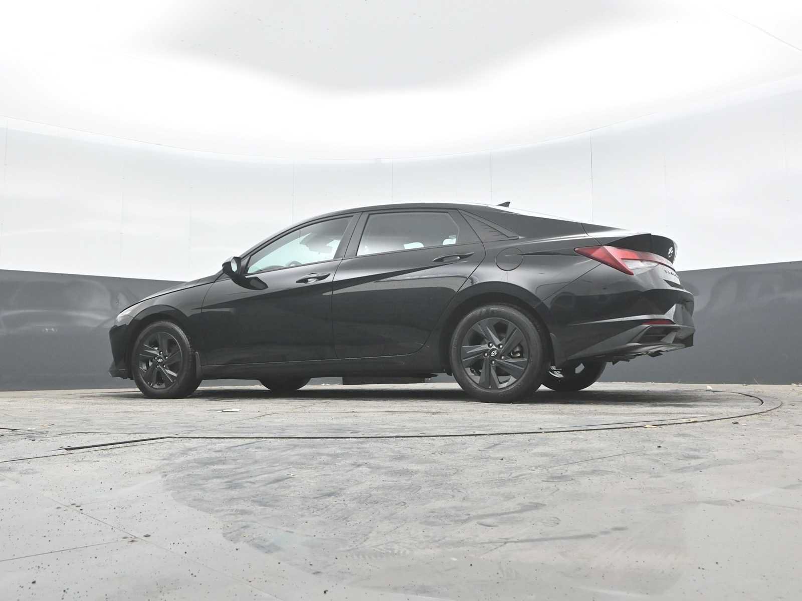 Used 2023 Hyundai Elantra SEL FWD image 39