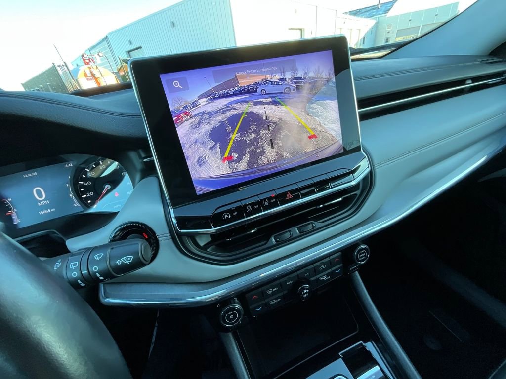 Used 2022 Jeep Compass Limited image 33