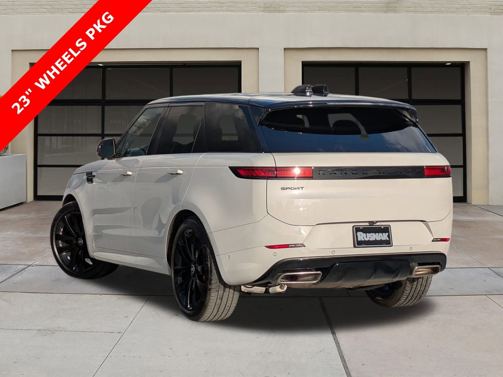 Used 2025 Land Rover Range Rover Sport Dynamic SE image 2