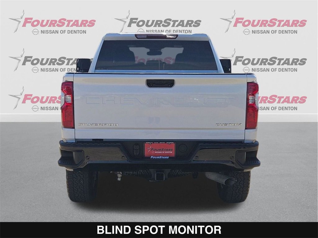 Used 2024 Chevrolet Silverado 2500 Custom w/ Custom Value Package image 5