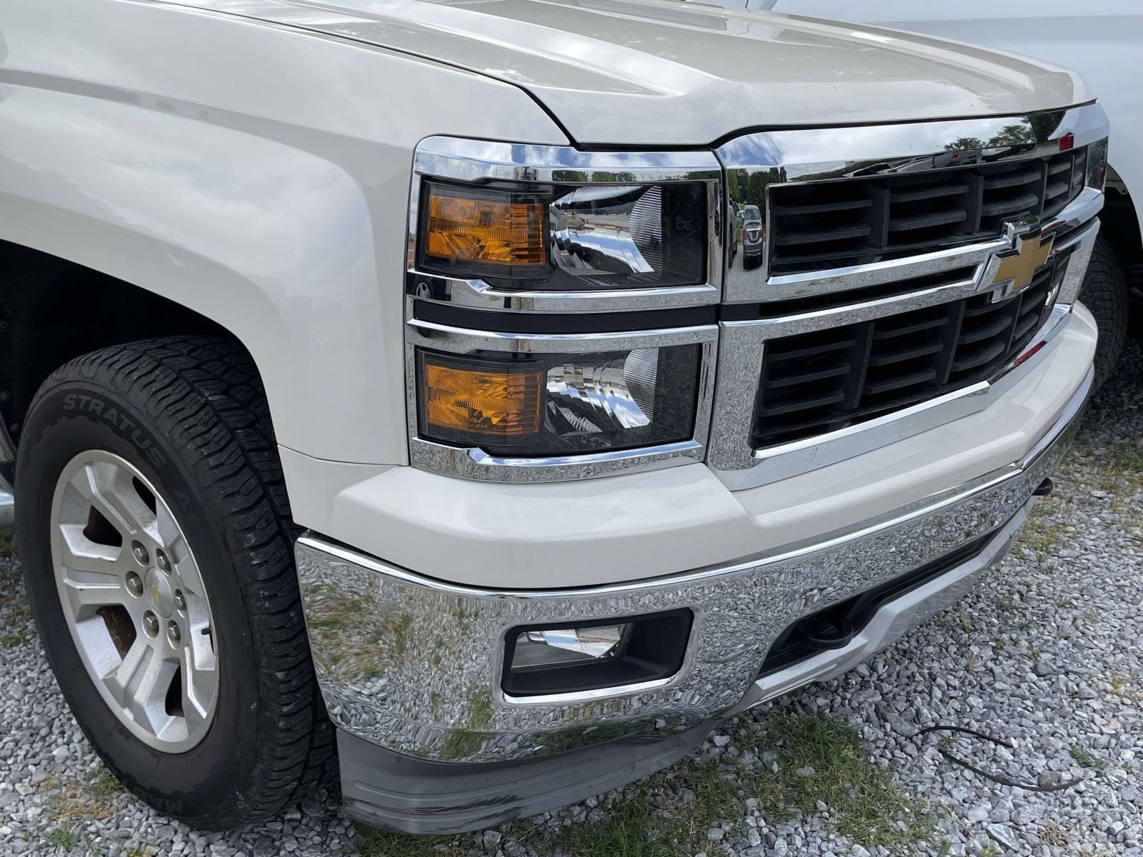 Used 2015 Chevrolet Silverado 1500 LT w/ LT Convenience Package AWD/4WD image 4