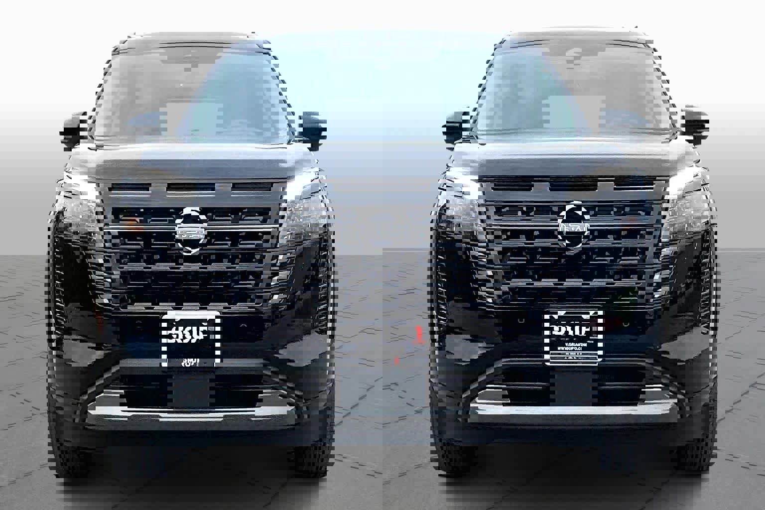 New 2026 Nissan Pathfinder SL image 3