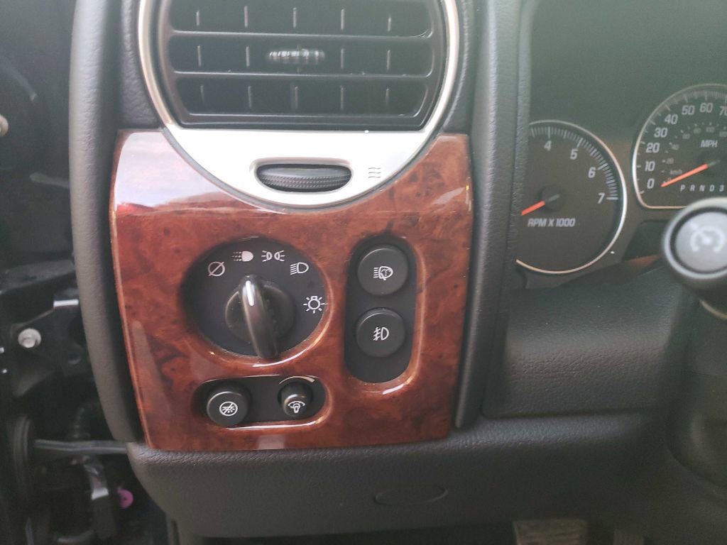 Used 2008 GMC Envoy Denali w/ Sun And 6-Disc Cd Package image 24