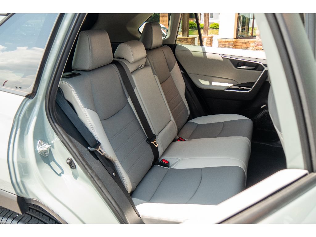 Used 2021 Toyota RAV4 XLE Premium AWD/4WD image 19
