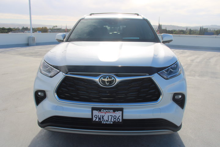 Certified 2025 Toyota Highlander Platinum AWD/4WD image 8