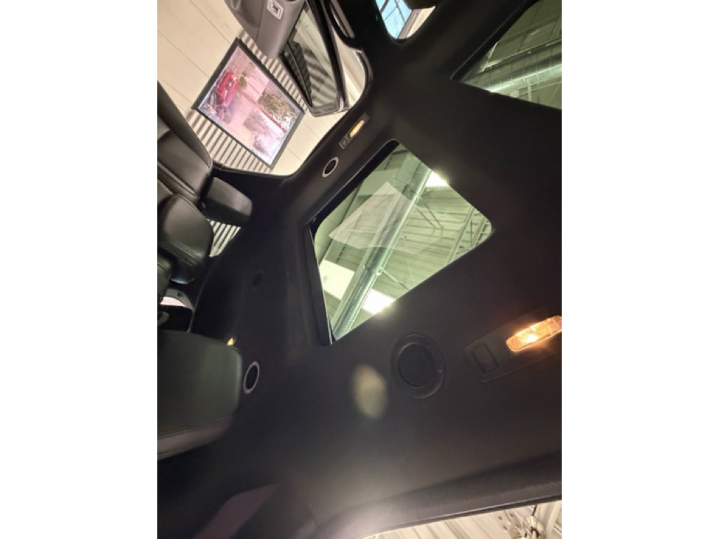 Used 2015 Ford Explorer XLT w/ Equipment Group 202A AWD/4WD image 13