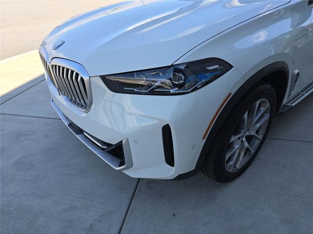 Used 2024 BMW X5 xDrive50e image 11