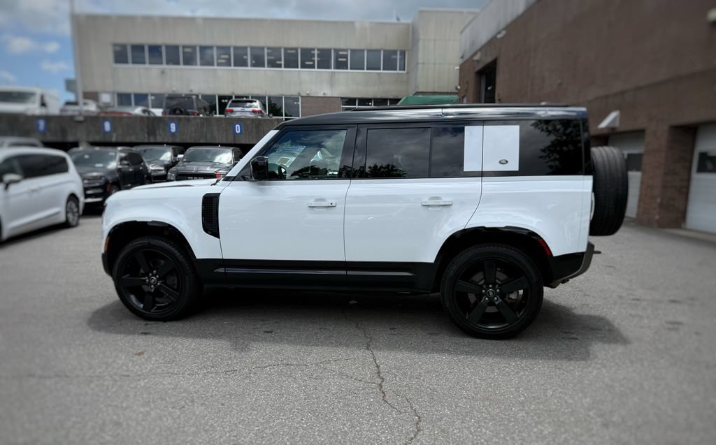 Used 2022 Land Rover Defender 110 X-Dynamic HSE AWD/4WD image 14