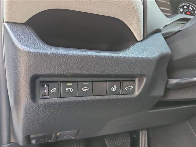 Used 2022 Toyota RAV4 XLE Premium AWD/4WD image 25