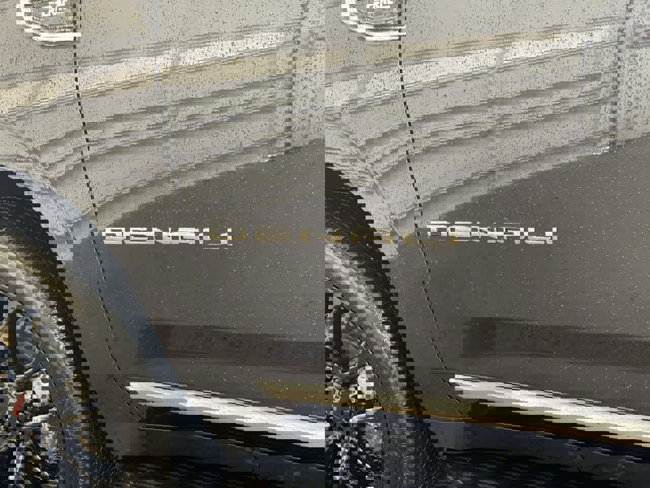 Used 2024 GMC Yukon Denali w/ Advanced Technology Package image 10