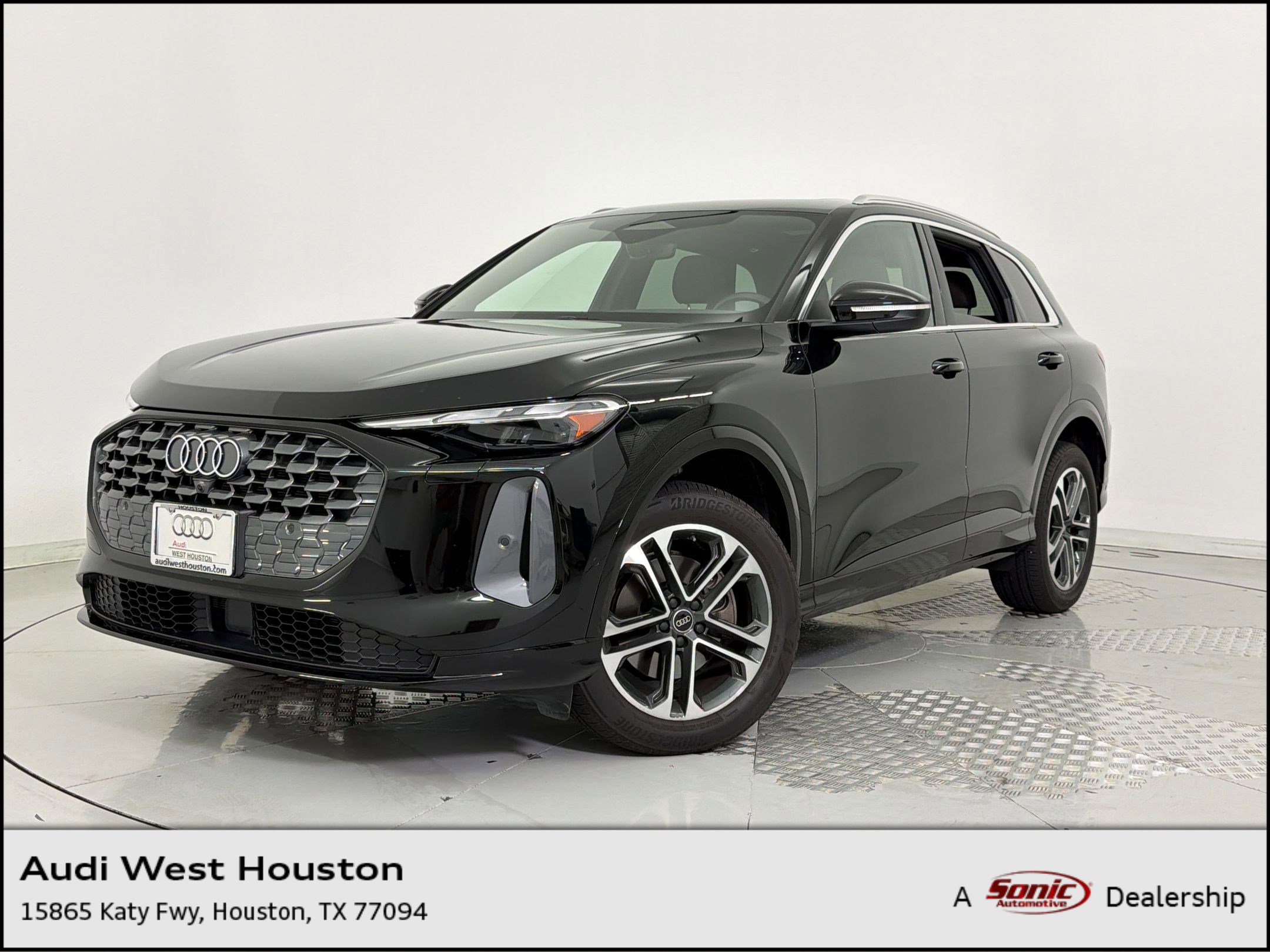 Used 2025 Audi Q5 Premium w/ Convenience Package
