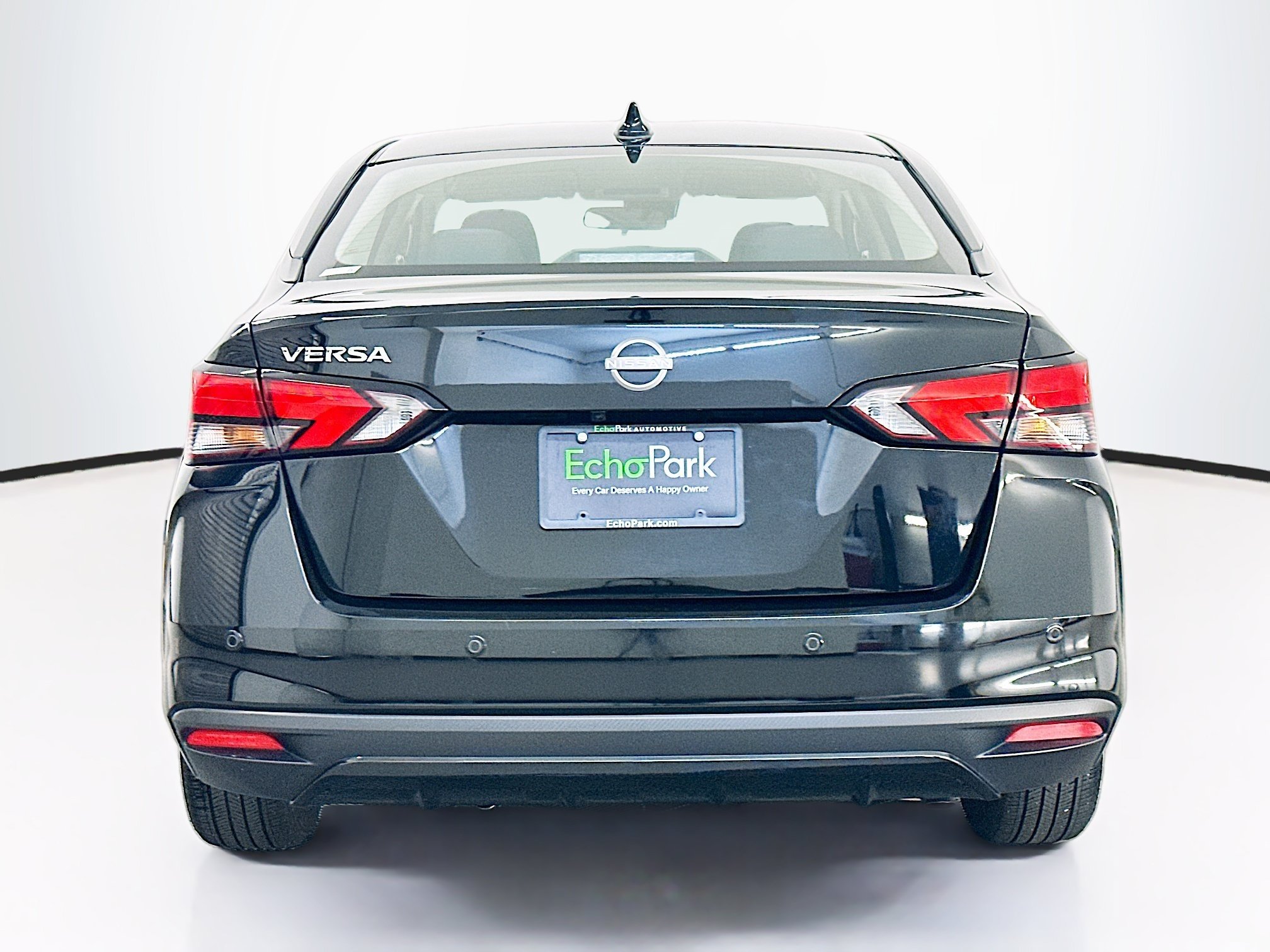 Used 2025 Nissan Versa SV FWD image 7