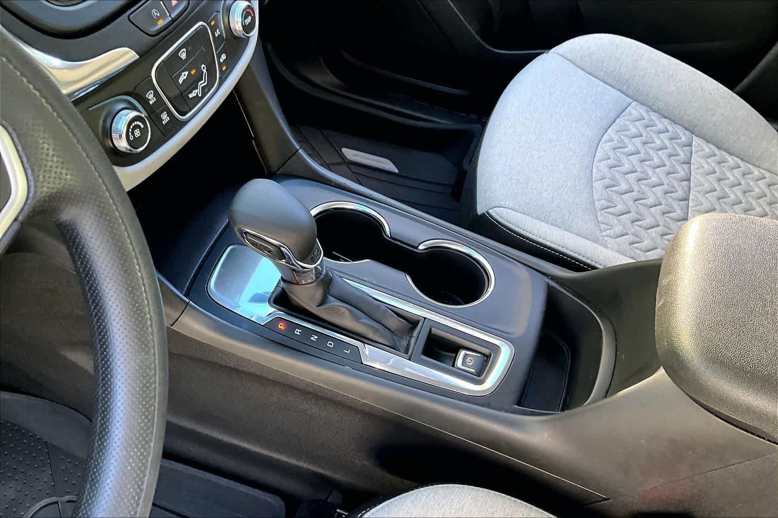 Used 2023 Chevrolet Equinox LS w/ Midnight Edition FWD image 16