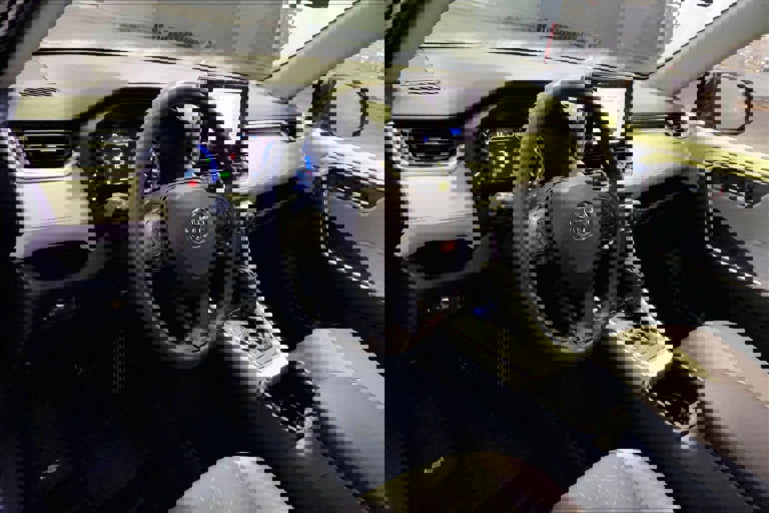 Used 2024 Toyota RAV4 XLE image 17