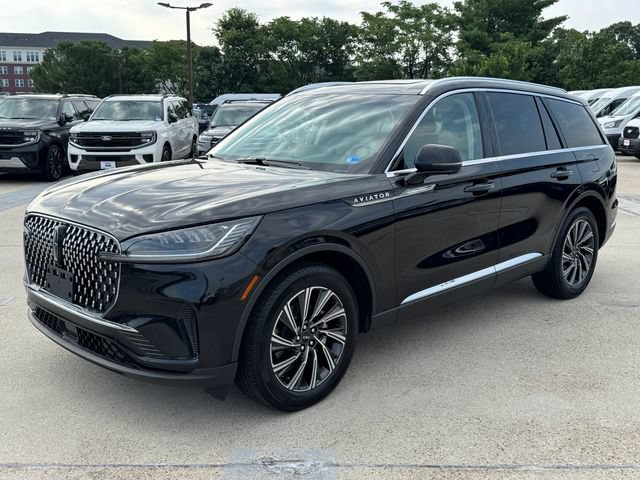 Used 2025 Lincoln Aviator AWD image 12