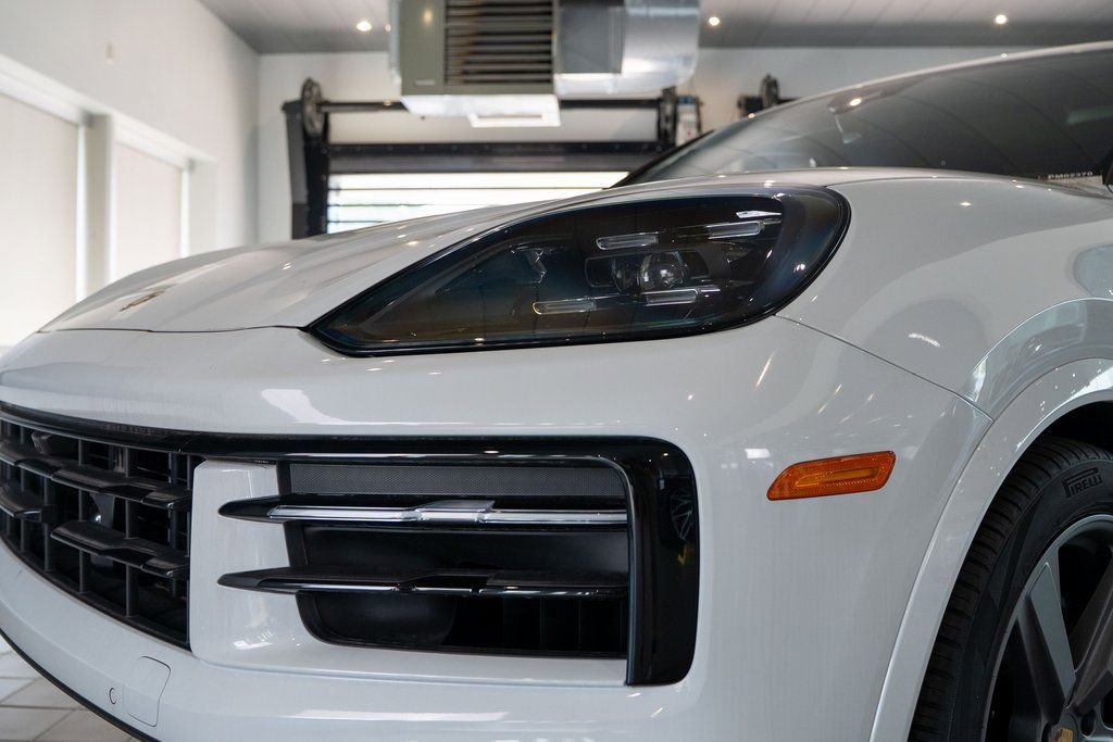 New 2025 Porsche Cayenne image 11