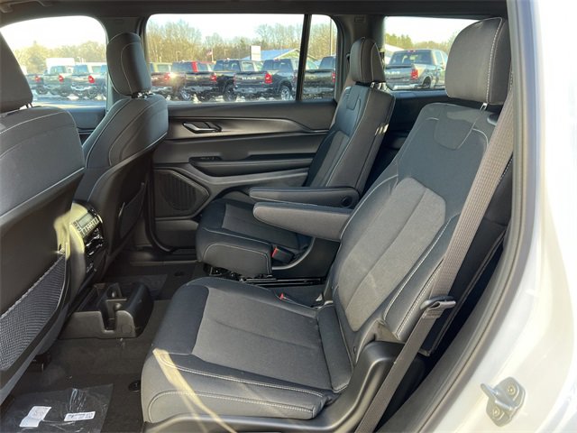 New 2025 Jeep Grand Cherokee L Laredo w/ Luxury Tech Group I image 5