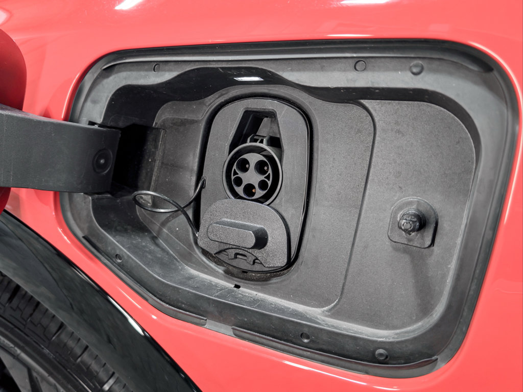 Used 2024 Chevrolet Equinox EV RS w/ LPO, Trailering Package FWD image 5