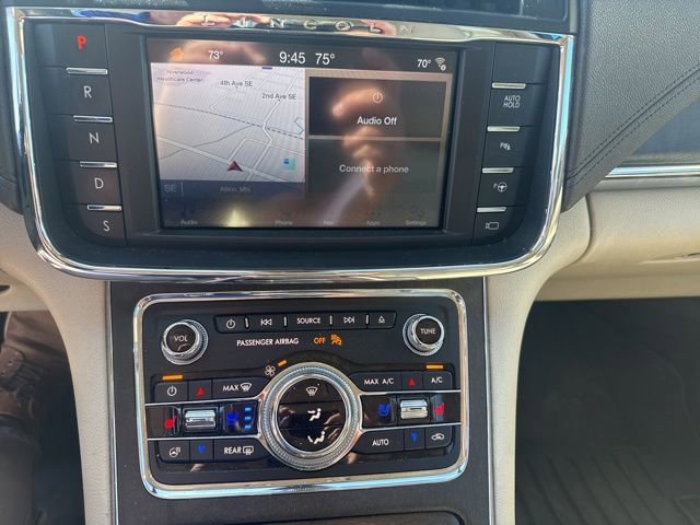 Used 2017 Lincoln Continental Reserve w/ Rear-seat Package FWD image 18