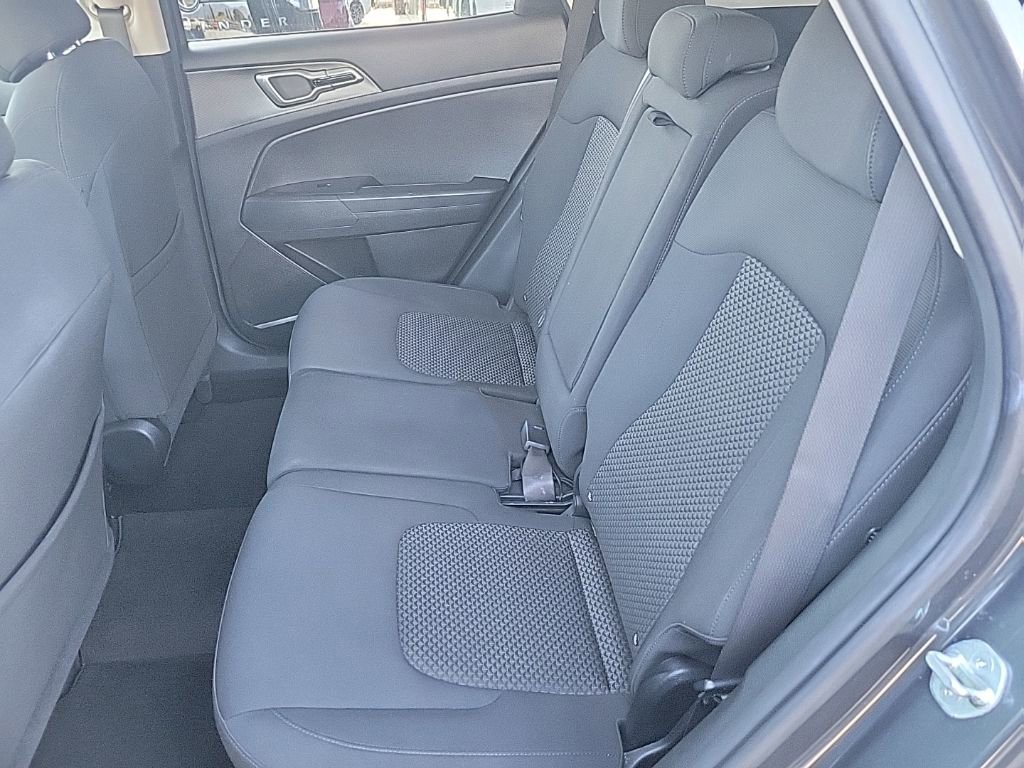 Used 2023 Kia Sportage LX FWD image 32