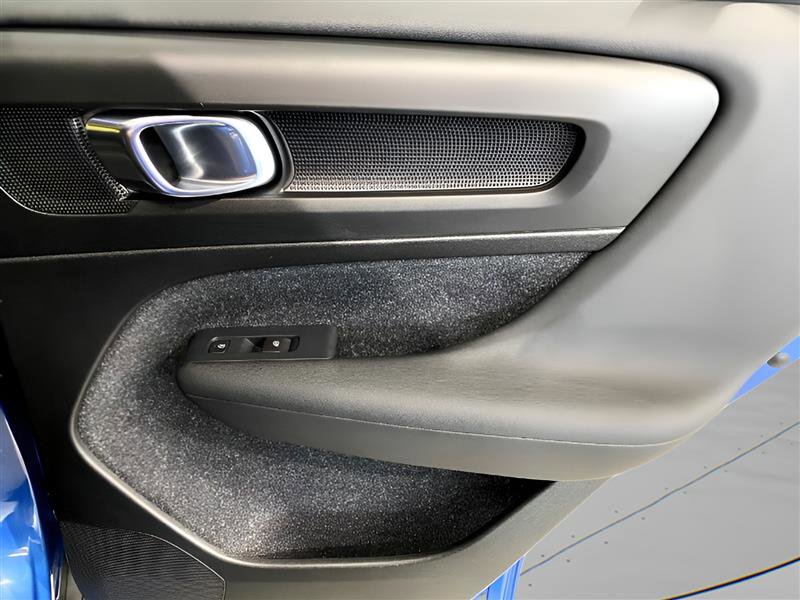 Used 2019 Volvo XC40 T5 R-Design image 27