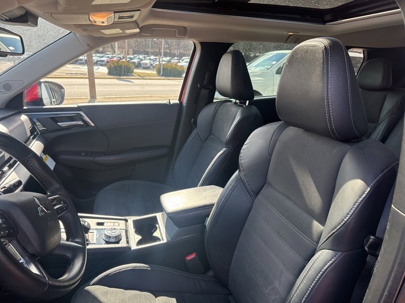 Used 2023 Mitsubishi Outlander SE image 12