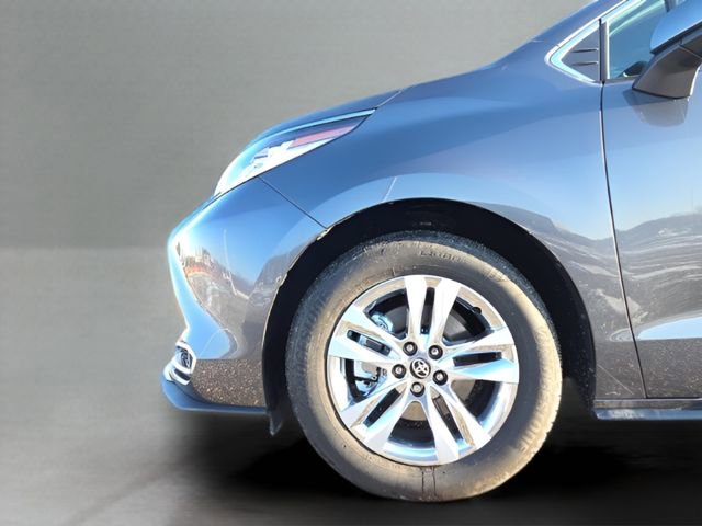 Used 2025 Toyota Sienna Limited image 14