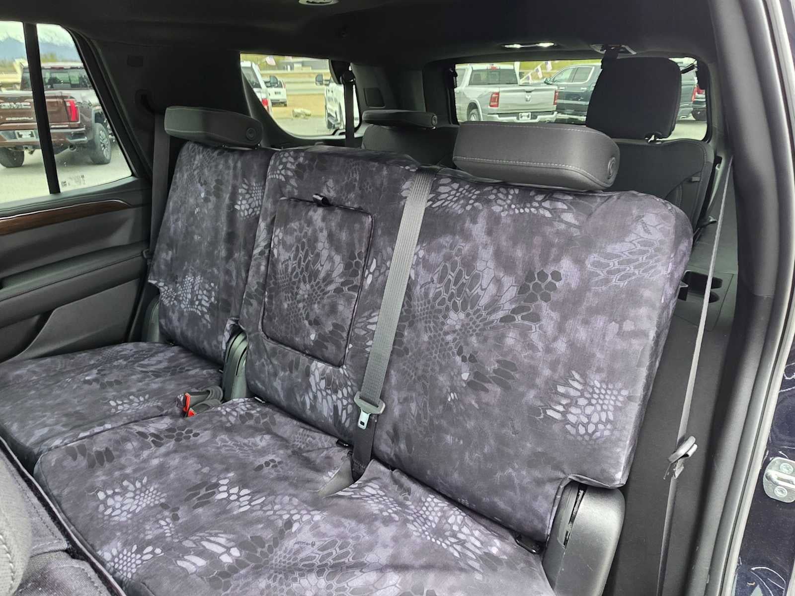 Used 2022 GMC Yukon SLE AWD/4WD image 17