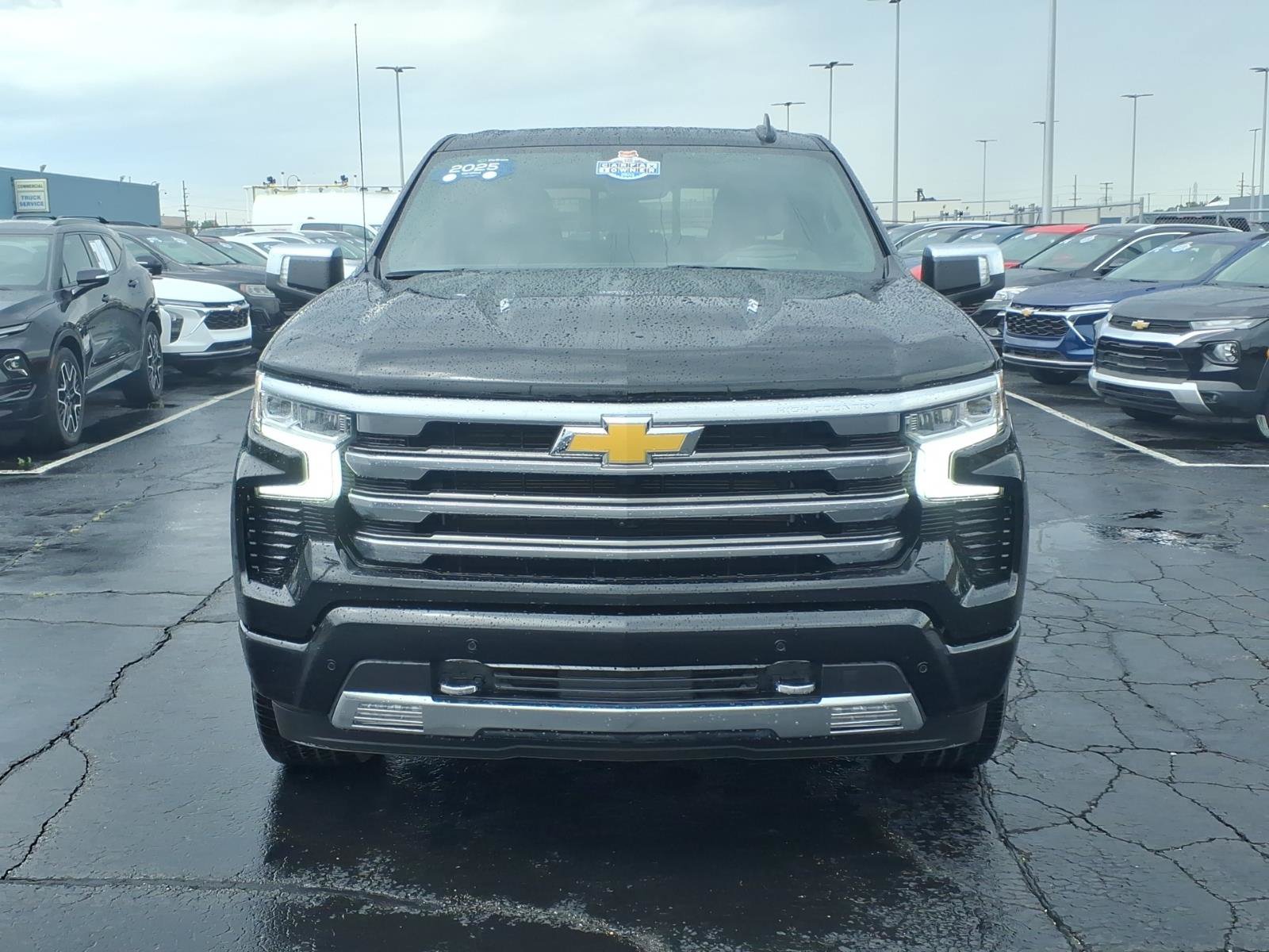 Certified 2025 Chevrolet Silverado 1500 High Country AWD/4WD image 2