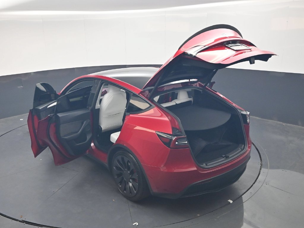 Used 2023 Tesla Model Y Performance AWD/4WD image 35