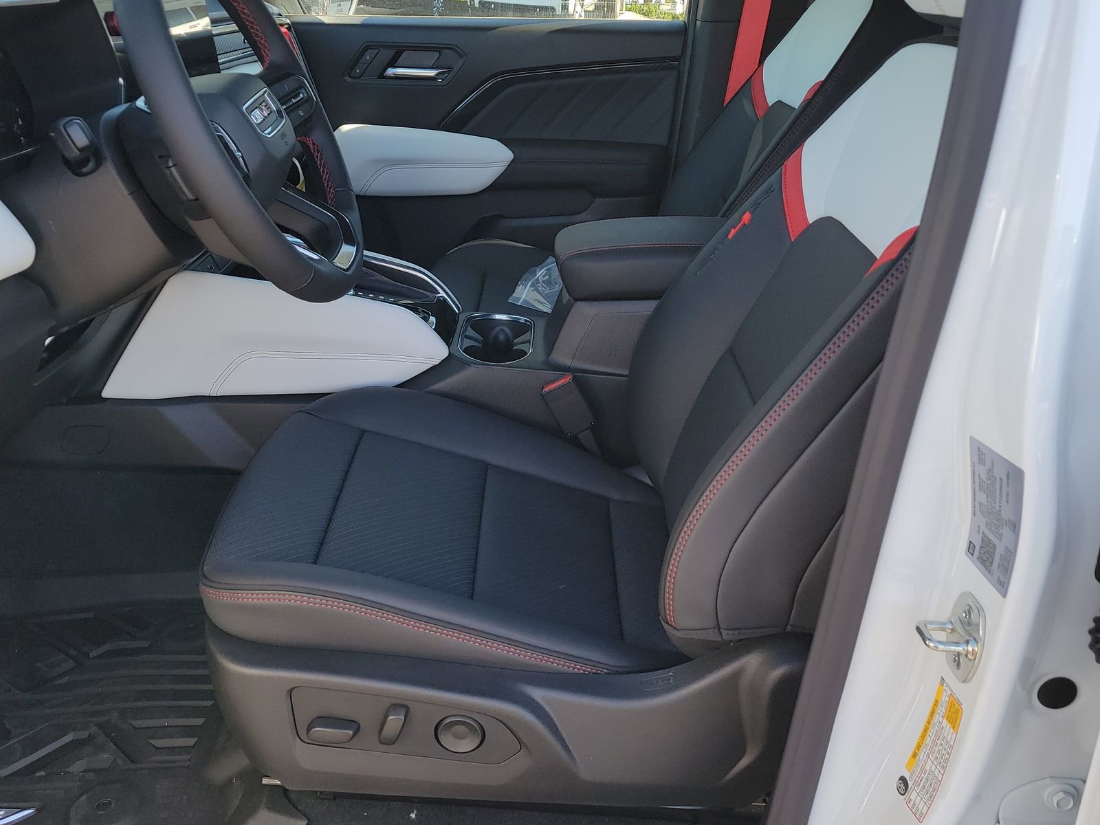 New 2026 GMC Canyon AT4X AWD/4WD image 6