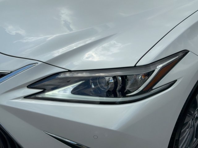Used 2021 Lexus ES 300h w/ Premium Package FWD image 9