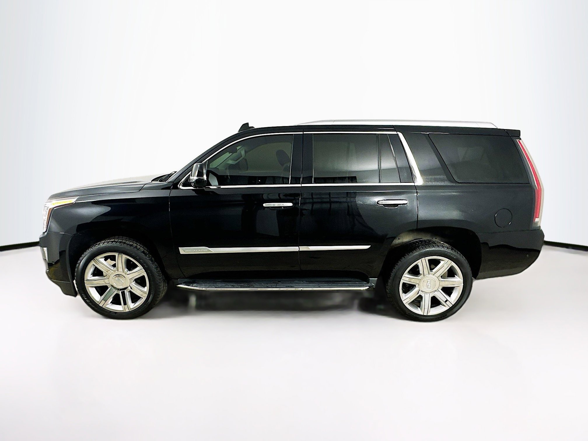 Used 2019 Cadillac Escalade Premium Luxury image 9