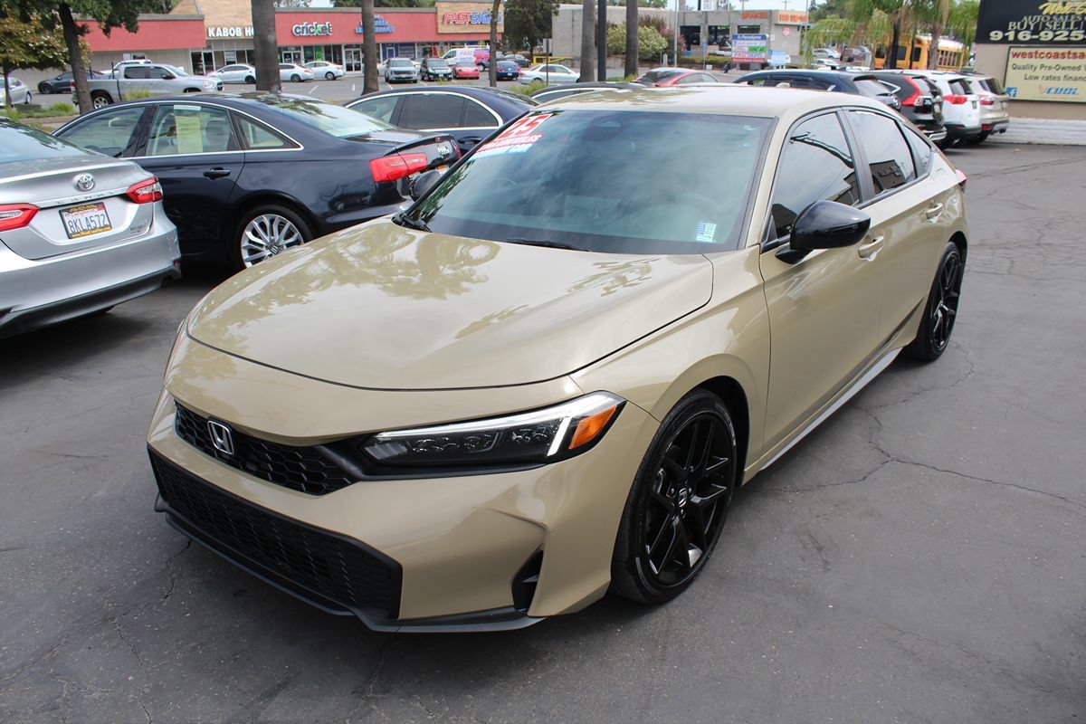Used 2025 Honda Civic Sport image 4