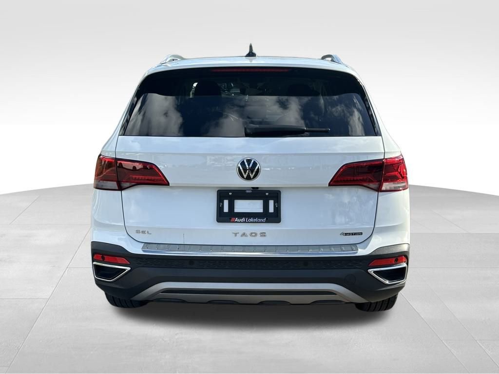 Used 2022 Volkswagen Taos SEL w/ Panoramic Sunroof Package image 4