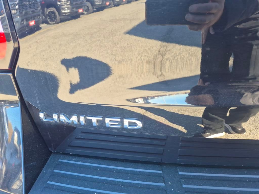 Used 2024 Ford Expedition Limited image 12