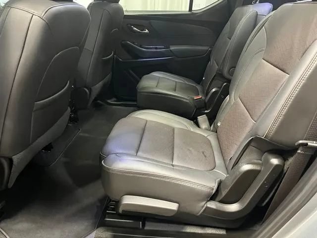 Used 2023 Chevrolet Traverse High Country AWD/4WD image 26
