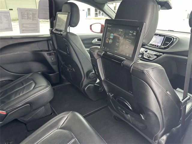 Used 2021 Chrysler Pacifica Touring-L w/ Uconnect Theater Family Group image 24