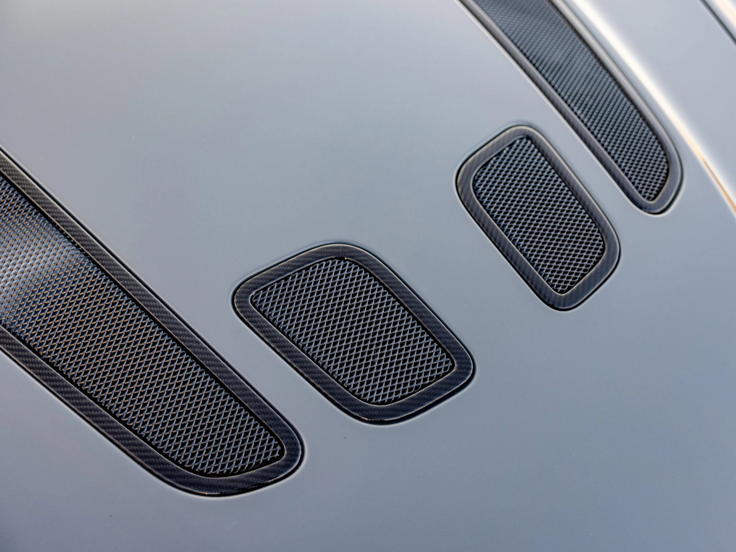 Used 2017 Aston Martin V12 Vantage S image 36