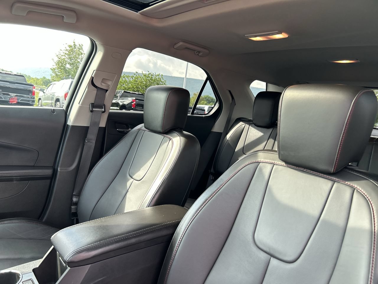 Used 2016 Chevrolet Equinox LTZ w/ Enhanced Convenience Package AWD/4WD image 22