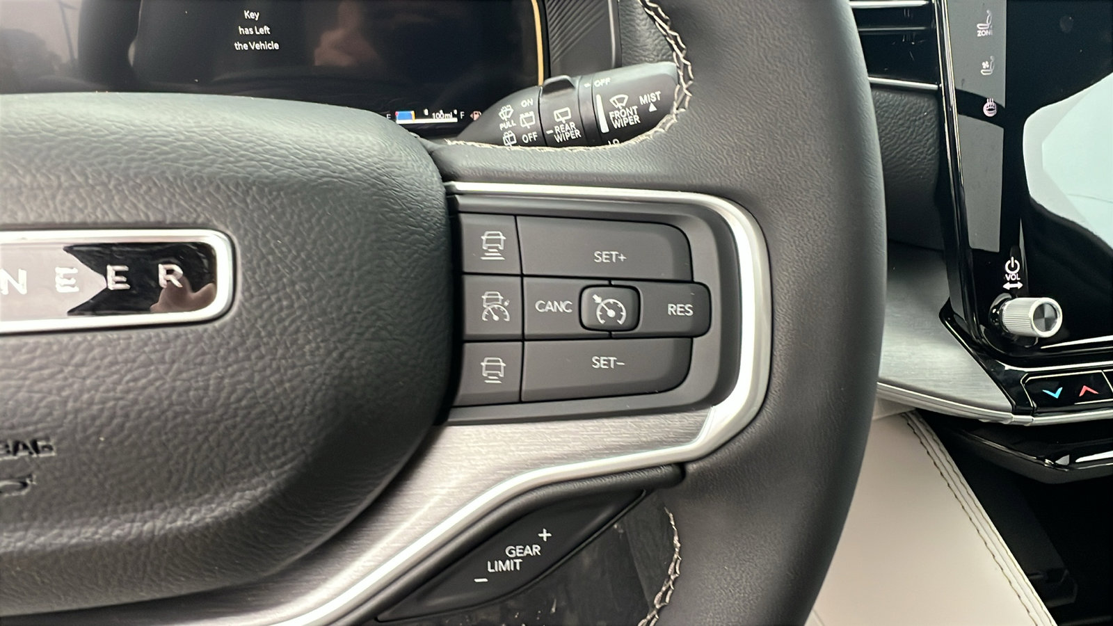 New 2025 Jeep Wagoneer L Series III image 26