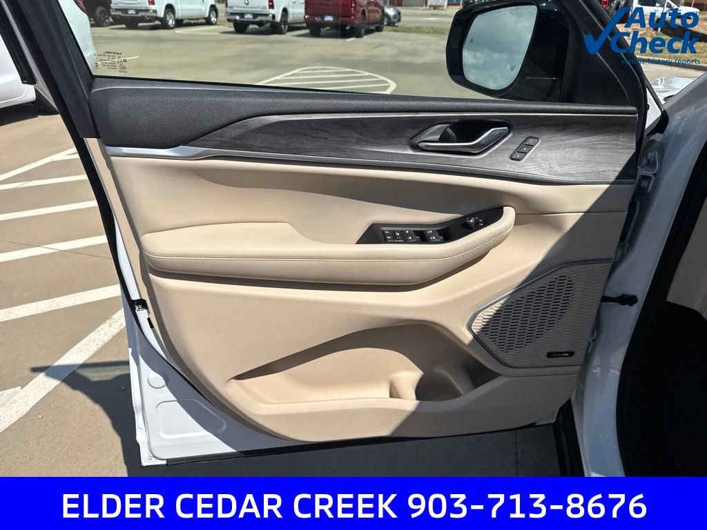Used 2024 Jeep Grand Cherokee Limited w/ Luxury Tech Group II AWD/4WD image 22