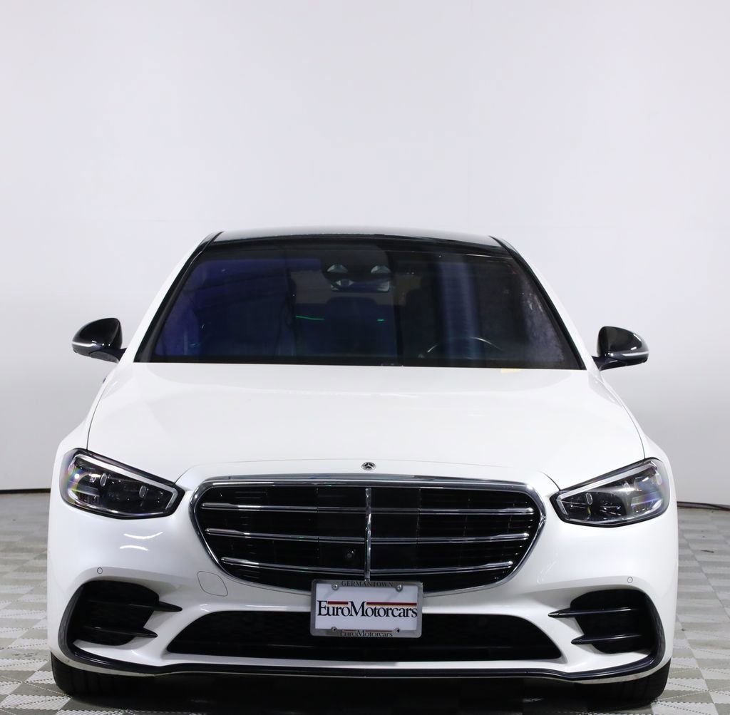 Used 2022 Mercedes-Benz S 500 4MATIC w/ AMG Line Package image 3