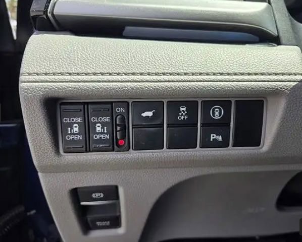 Used 2021 Honda Odyssey Touring image 32