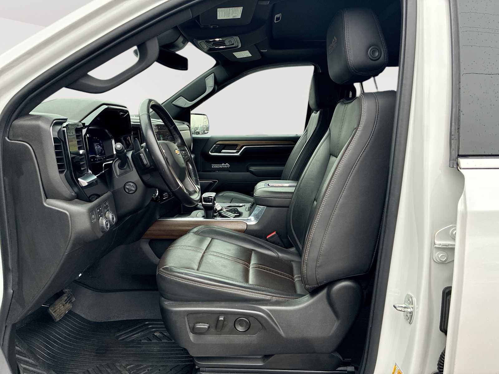 Certified 2022 Chevrolet Silverado 1500 High Country w/ Z71 Off-Road Package image 20