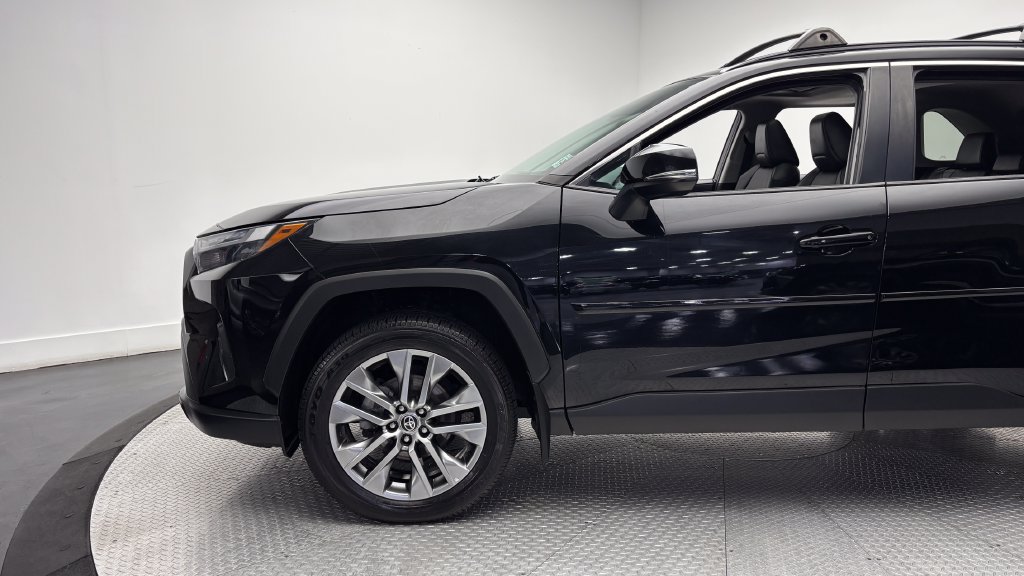 Used 2023 Toyota RAV4 XLE Premium AWD/4WD image 5