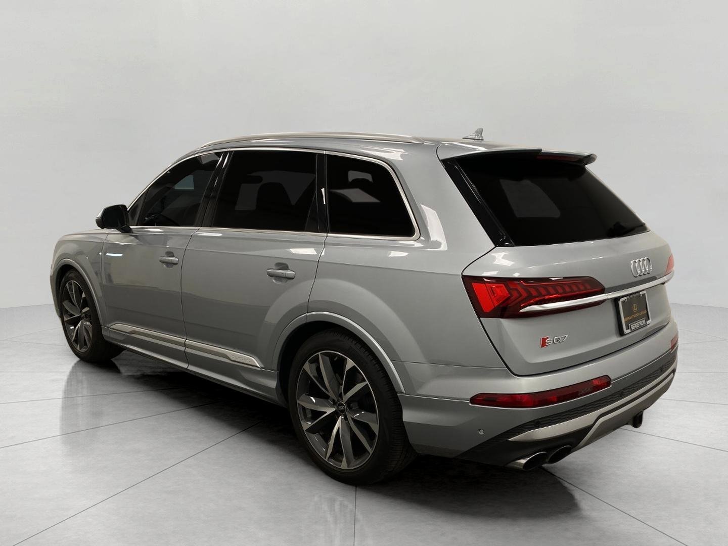 Used 2023 Audi SQ7 Prestige image 9