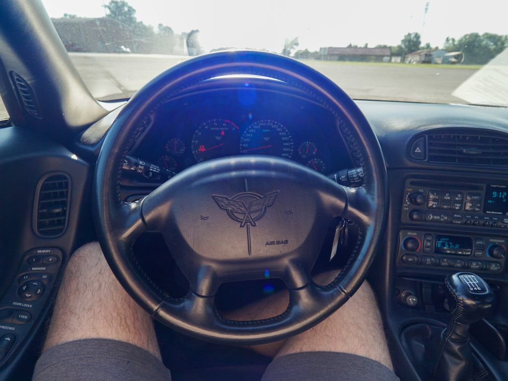 Used 2004 Chevrolet Corvette Convertible w/ Preferred Equipment Group RWD image 15