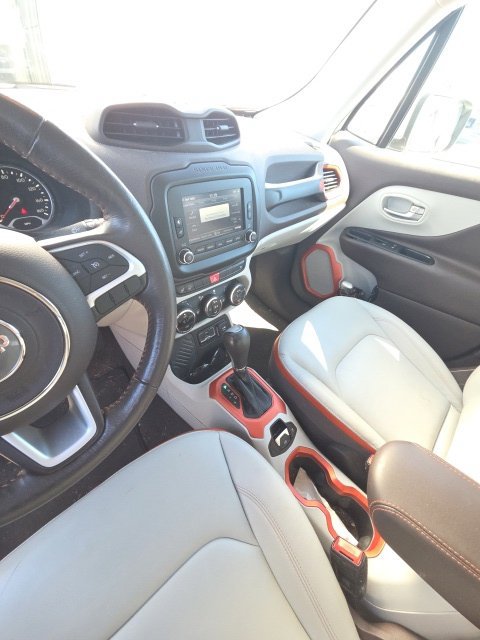 Used 2017 Jeep Renegade Limited FWD image 11